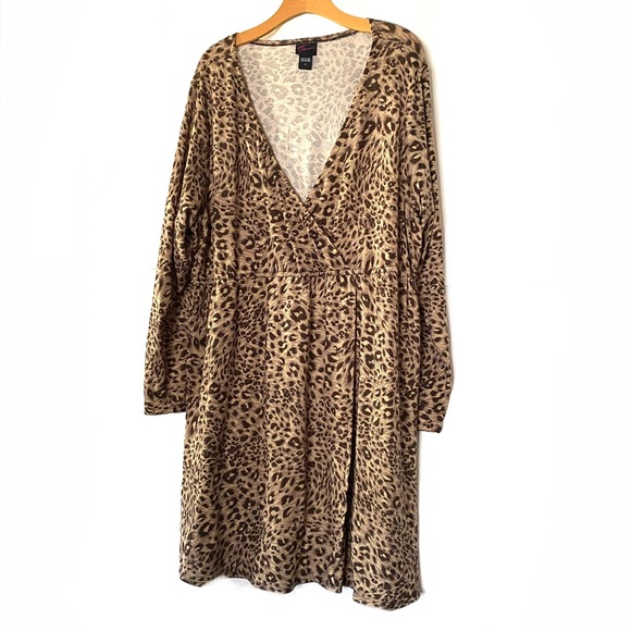 torrid Dresses & Skirts - Torrid Dress Size 4 4X Plus Leopard Animal Print Faux Wrap Tan Brown Knee Length